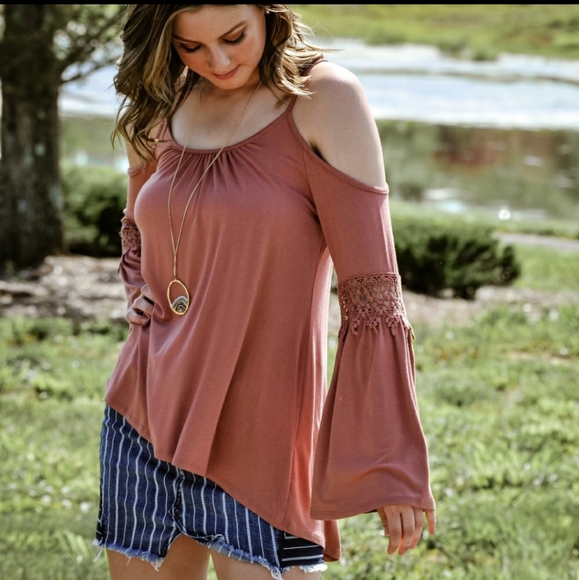 Boho & Basics Tops - RELISTEDPink cold shoulder crochet bell sleeve top